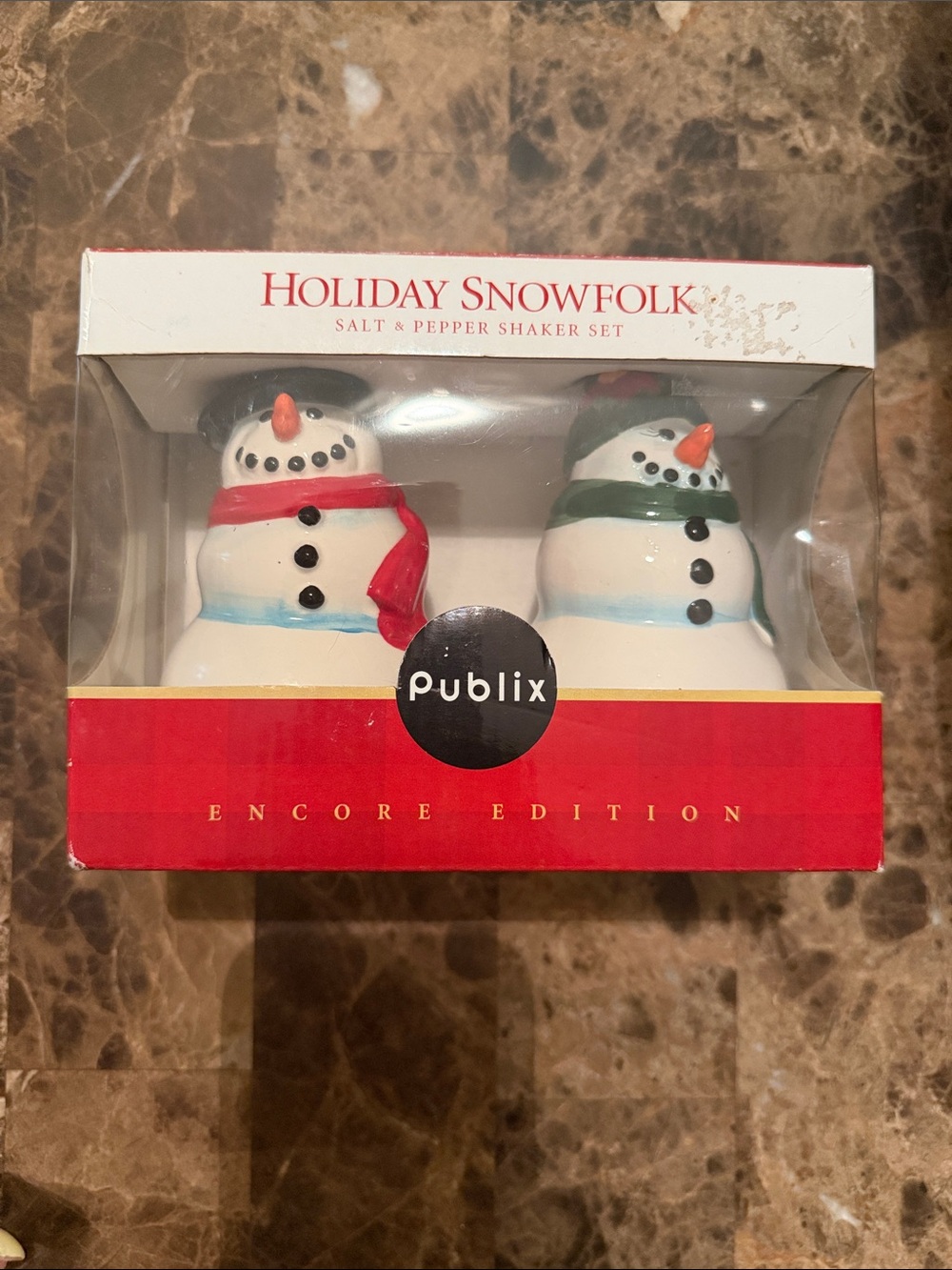 2005 VINTAGE Publix Encore Edition Holiday Snowfolk Salt & Pepper Set